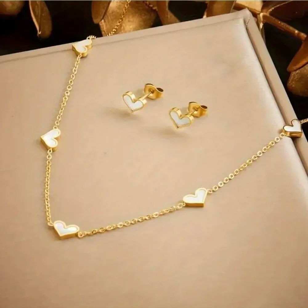 18K Gold Plated Heart Necklace & Earring Set